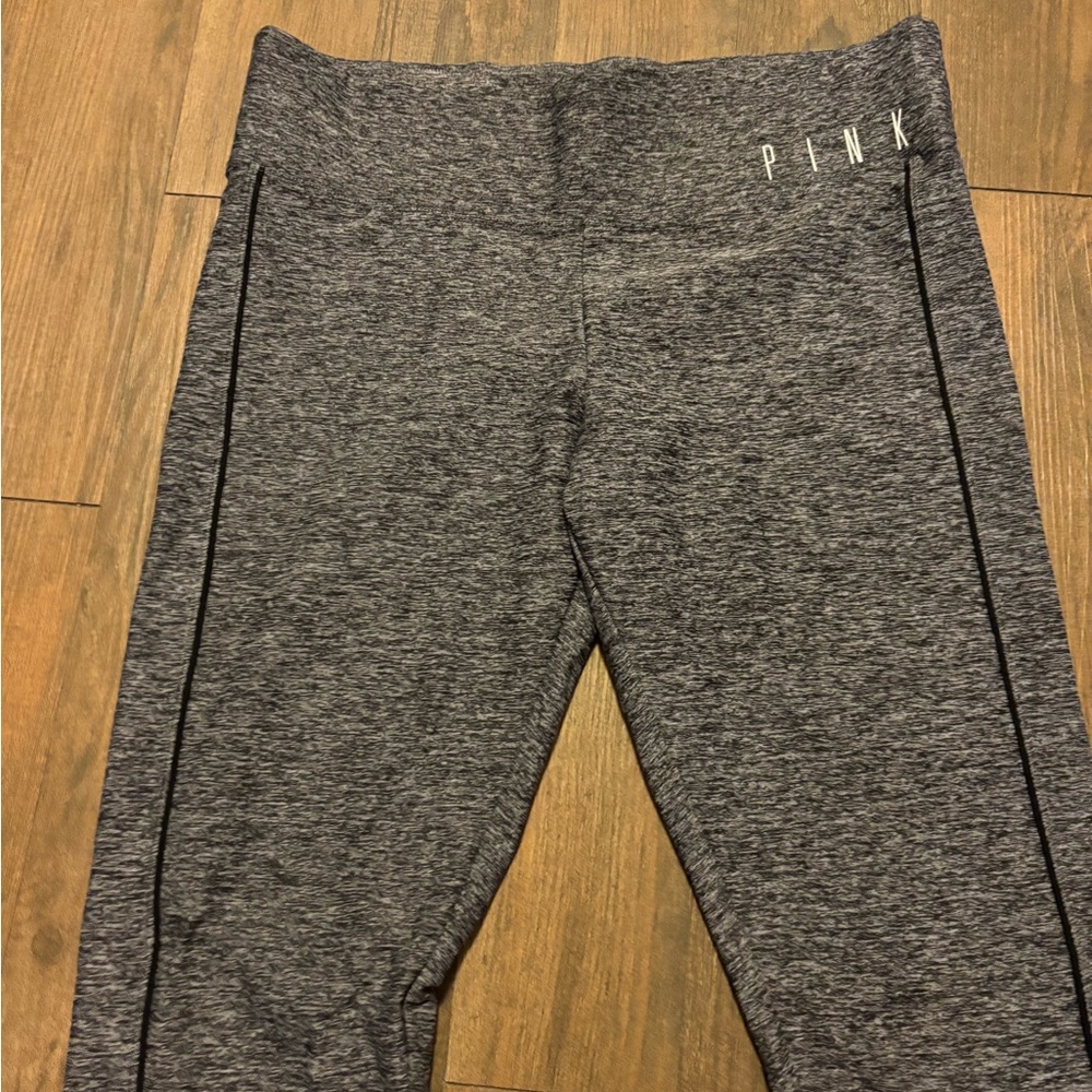 Victoria's Secret PINK cropped leggings
